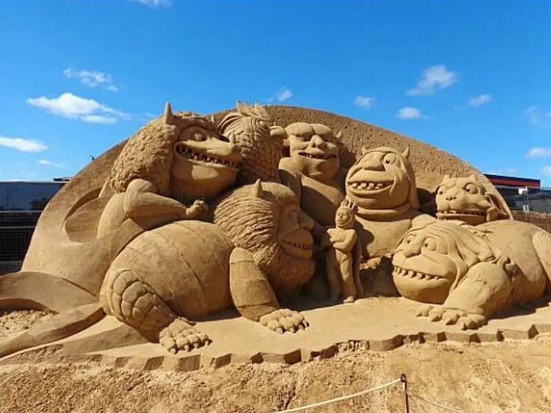 the-complex-sand-sculpture-scenes-of-susanne-ruseler-capturing-transience-7666-1