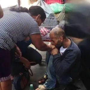 1_hombre-sin-hogar-10-1-300x300-1